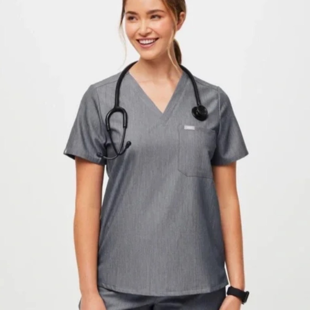 Figs Women's Heather Gray Short Sleeve Scrub Top